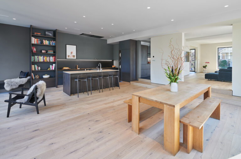 A house built for gathering family and friends in settings that range from warm and cozy to open and expansive.ARCHITECTURE: EL STUDIO PHOTOGRAPHY: Anice Hoachlander/Studio HDP