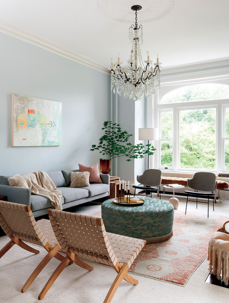 A Palisades living room welcomes guests with a playful mixture of color, pattern and texture.INTERIOR DESIGN: Hendrick Interiors PHOTOGRAPHY: LAURA METZLER
