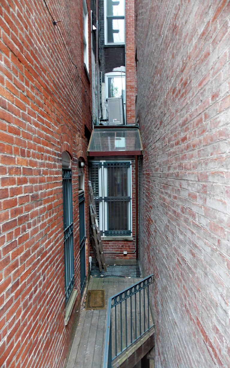 The transformation created an open plan, flooding the former alley. ARCHITECTURE: Carter + Burton Architecture, PLC PHOTOGRAPHY: Julie Roberts Home Team