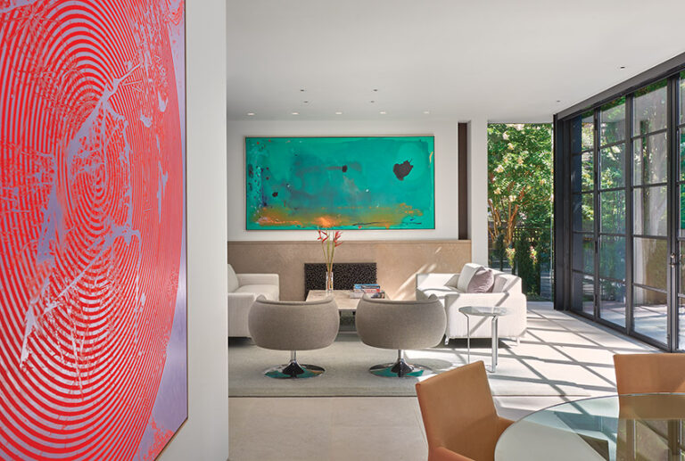 She also collaborated with architect Robert Gurney on the renovation of a DC home, where D’Uroso swivel chairs and a custom, heathered-wool rug define the family room and accentuate colorful art works. INTERIOR DESIGN: Baron Gurney Interiors PHOTOGRAPHY: MAXWELL MACKENZIE