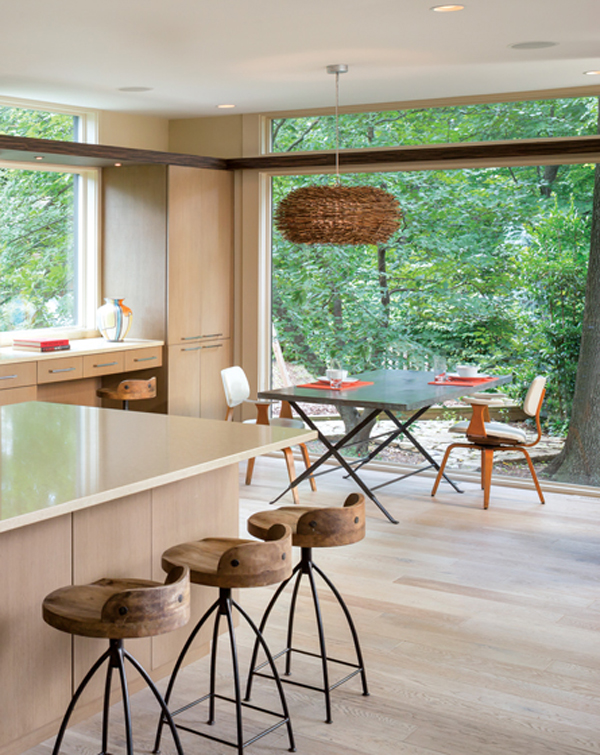 An intentionally sparse dining area uses natural materials to be one with the restful outdoors. ARCHITECTURE: Donald Lococo Architects, LLC PHOTOGRAPHY: Paul Warchol Photography