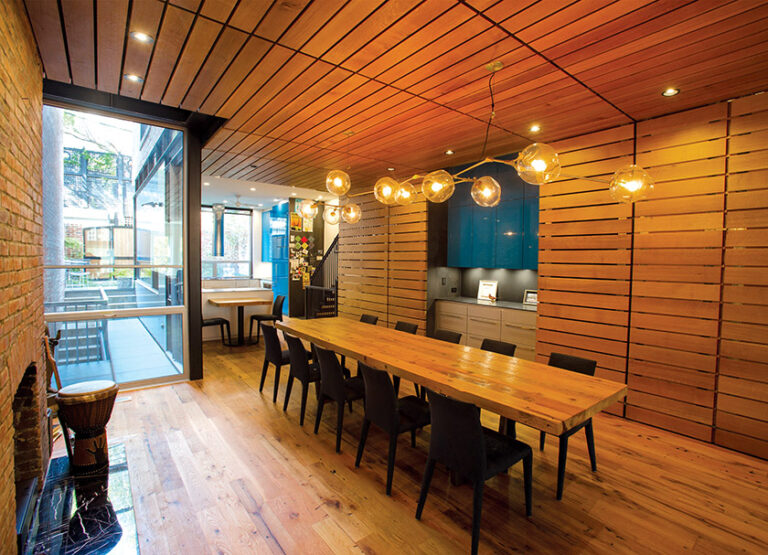 A dining area with natural light. ARCHITECTURE: Carter + Burton Architecture, PLC PHOTOGRAPHY: Daniel Afzal